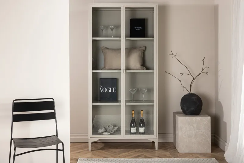 Venture Home - Piring  -  Vitrineskab, beige stål med 2 glas låger -  40×90×190cm