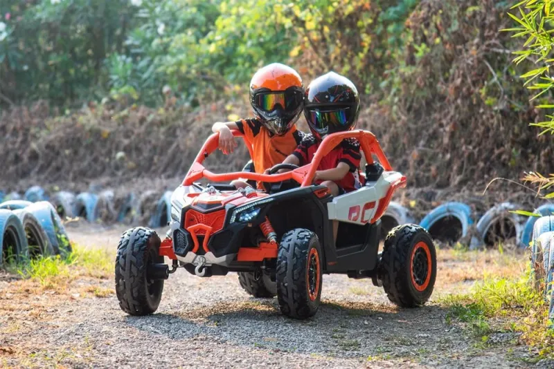 License, Can-Am Marverick UTV, orange, 21.6V 5Ah Li‑Ion batteri 4x200W motorer, stor model