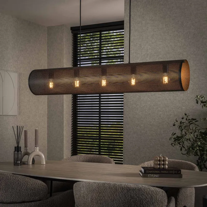 Rollo - Loftlampe i cylinderformet sort perforeret metal, længde 120 cm. Levering