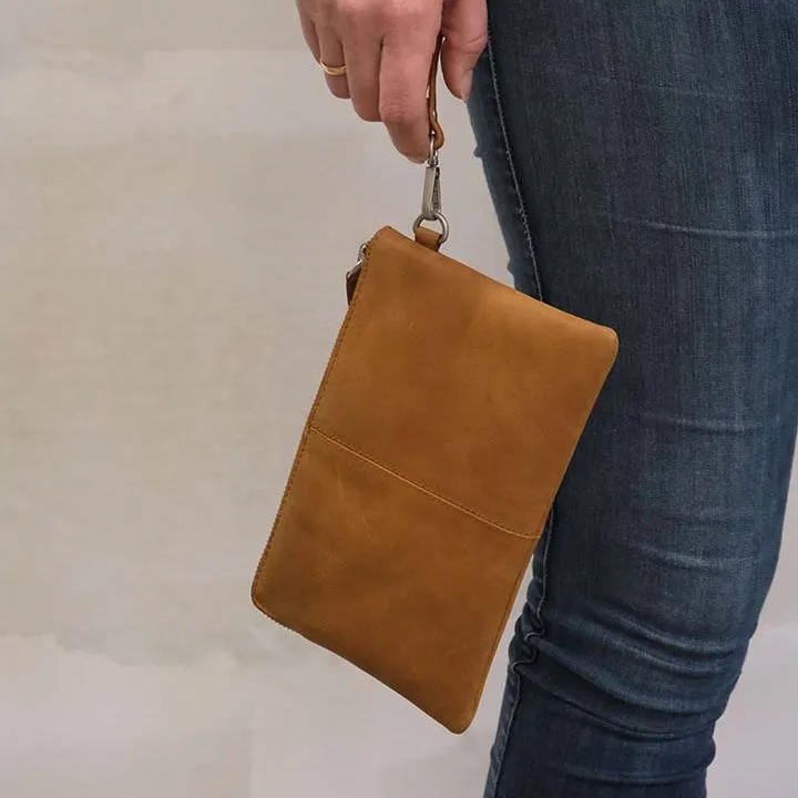 Clutch i lysebrun bøffellæder