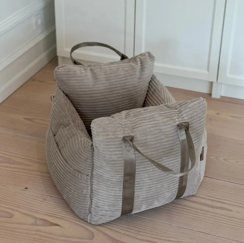 Lille Bjørk bilsæde til hunde - beige / Bred fløjl 52 x 52 x 36 cm