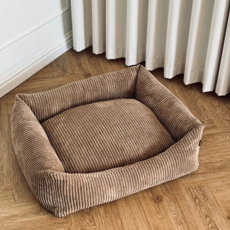 Bjørk hundekurven i lys brun - bred fløjl - Medium