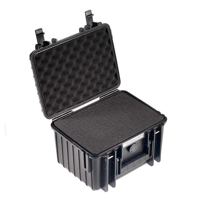 OUTDOOR kuffert i sort 250x175x155 mm med skum polstring Volume: 6,6 L Model: 2000/B/SI