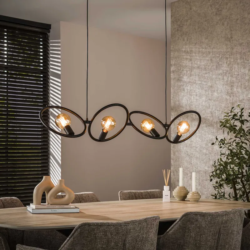Circle - Loftlampe med fire metalringe Levering