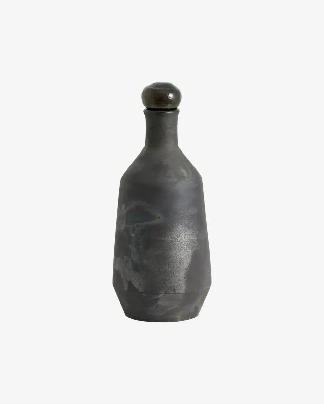 Nordal - JUNIPER flaske med låg, terrakotta  -  sort  -  Ø11 × H30 cm
