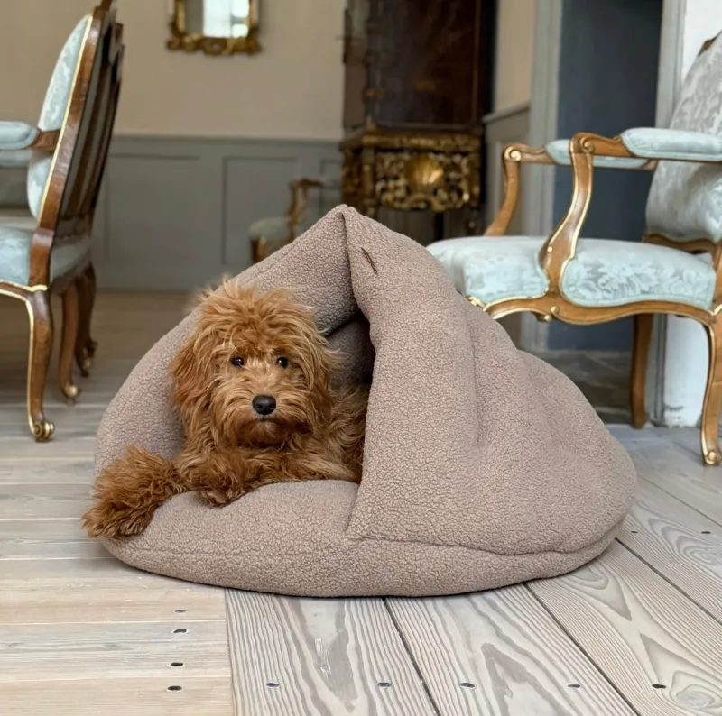Elfe hule hundekurven i brun - sherpa fleece