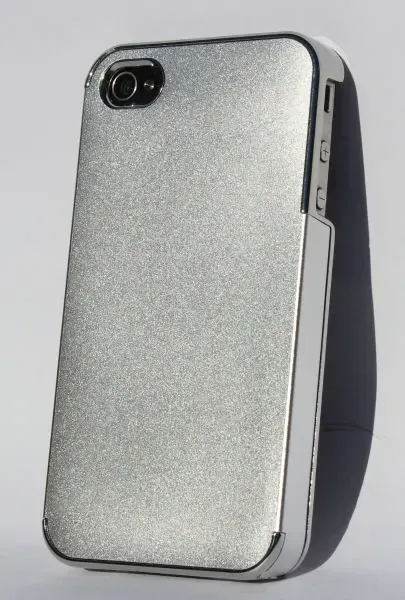 iPhone 4 / 4S alucover med "metal"-kant. Silver.