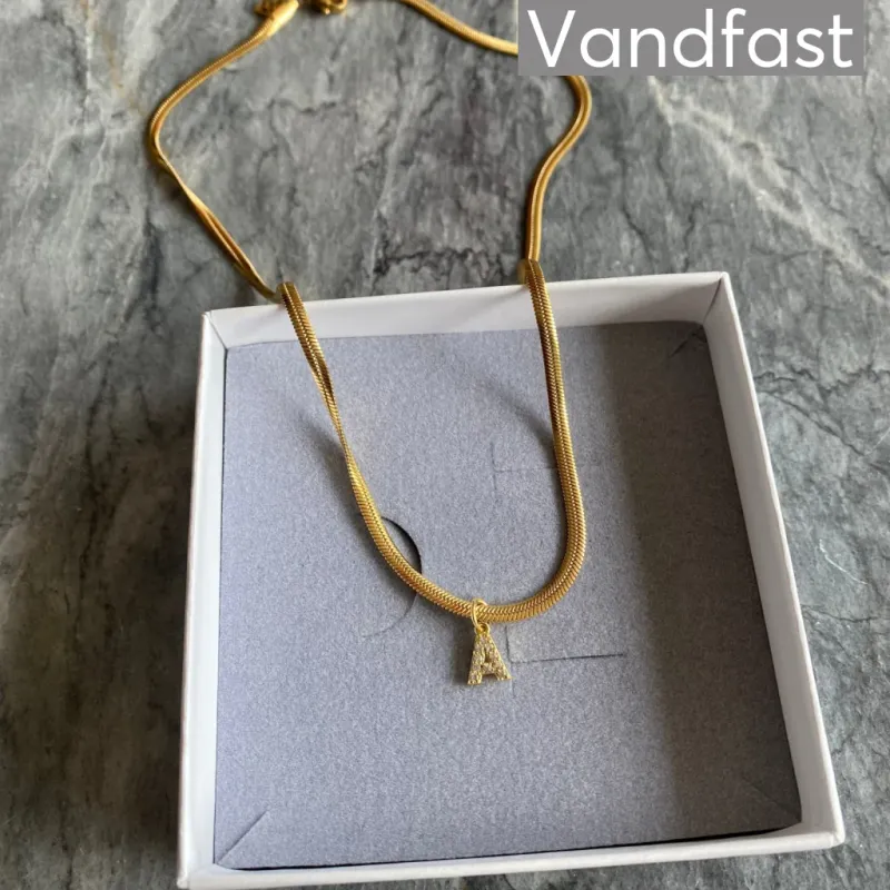 ANNEBRAUNER Snake Letter Halskæde 18K Guldbelagt