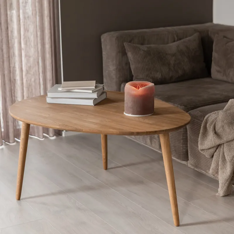 CT 10 - Sofabord i massiv eg med dråbeform og størrelse 107 x 79 cm Højde