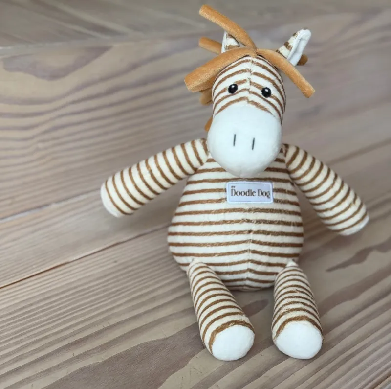 Giraffen Georg fra By Doodle Dog