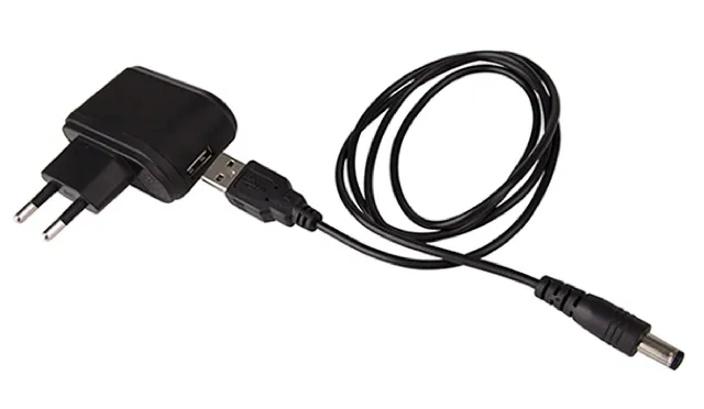 Batterilader universal / USB kabel