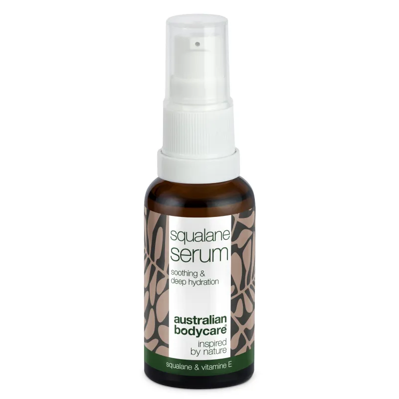Fugtgivende ansigtsserum med Squalane & E-vitamin â Squalane & E-vitamin giver dyb hydrering til tør hud. Let, ikke-fedtet serum, der efterlader huden blød og smidig.
