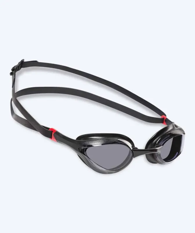 Watery Elite svømmebrille - Murphy Active - Sort/smoke - Konkurrence / trænings svømmebriller