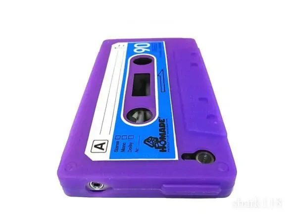 iPhone 4 / 4S Retro Cover. Silikone kassettebånd. Lilla.