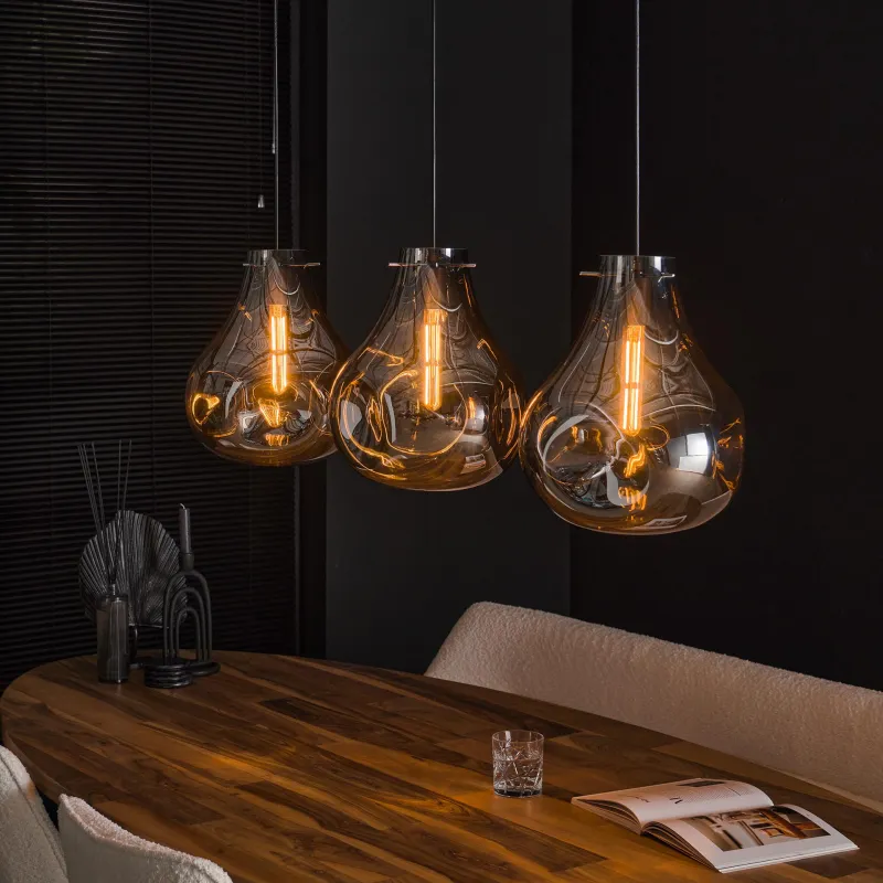 Dent - Loftlampe med tre glassskærme Levering