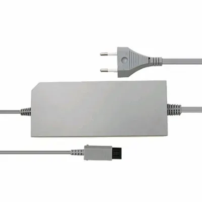 Strømforsyning til Nintendo Wii.