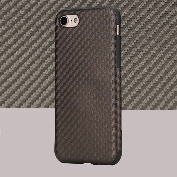 Rock Carbon Fiber iPhone 7 cover. Brun.