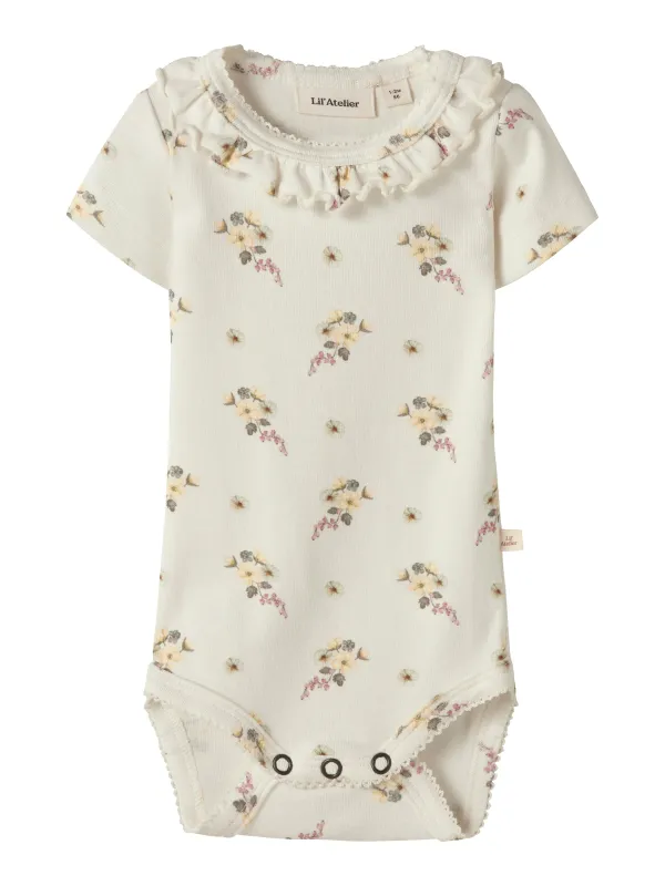 Lil Atelier Gayo Sio SS Slim Body - Coconut Milk/Flower - 56 cm