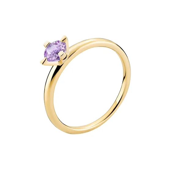 Ring i 8 kt. Guld med lilla Ametyst