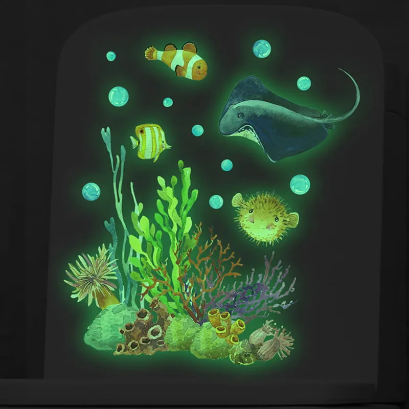 Selvlysende wallsticker med flotte fisk, en rokke, koraller mm - Grøn