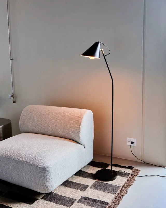 House Doctor - Gulvlampe, Club, Sort H130 cm